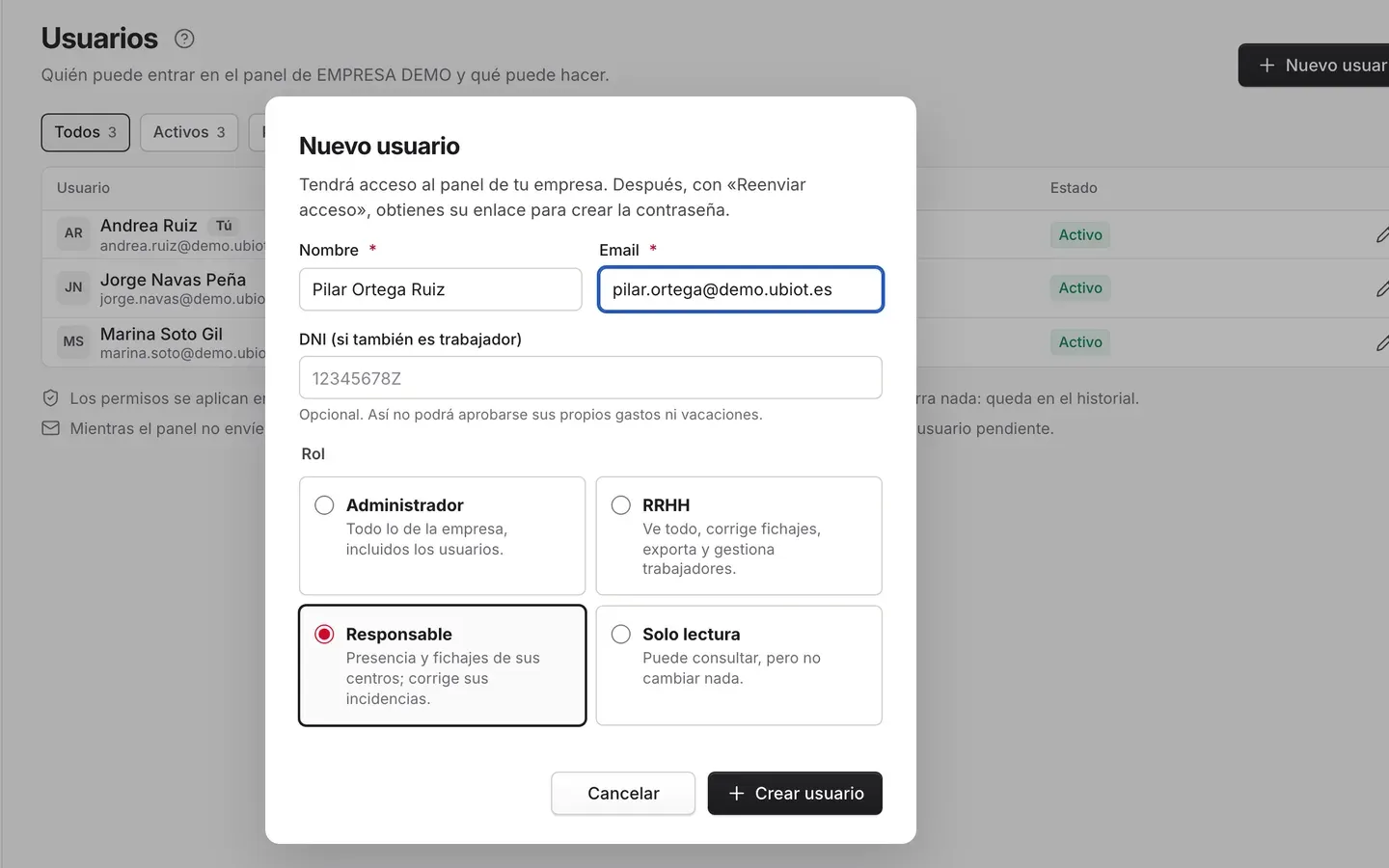 Nuevo usuario en el panel: nombre, email, el campo DNI si también es trabajador y los cuatro roles: administrador, RR. HH., responsable y solo lectura